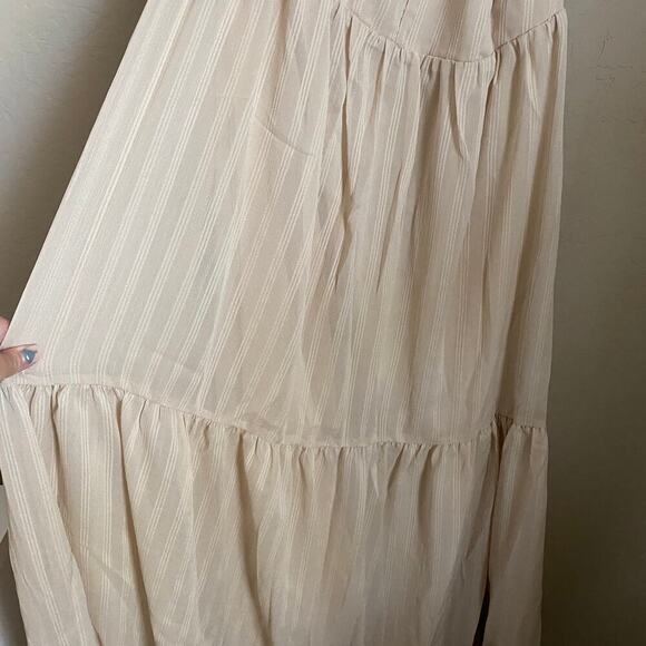 ASTR‎ the Label Eartha Low Back Maxi Dress Size Medium - Picture 5 of 11